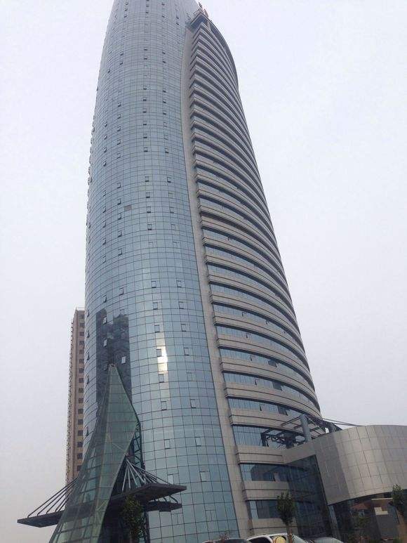河南鶴壁金融大樓使用氟碳鋁單板、異形鋁單板案例