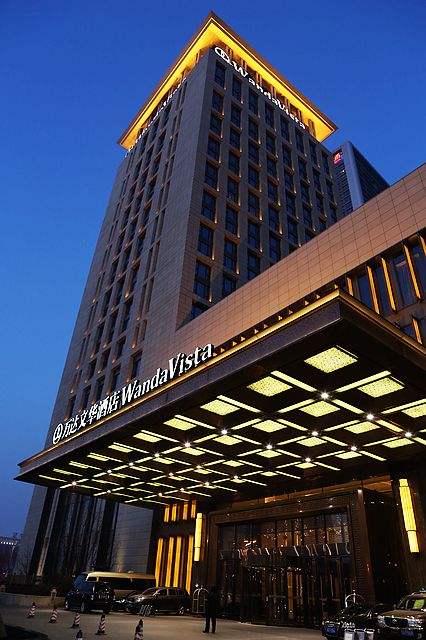 沈陽萬達文華酒店使用金銳氟碳鋁單板案例