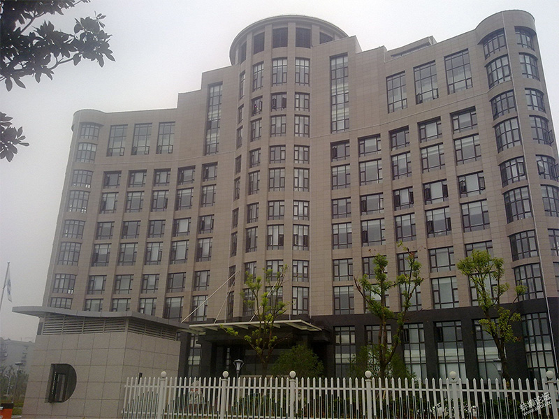 國家電網安徽蚌埠辦公大樓使用金銳硅鈣板飾面保溫一體板案例